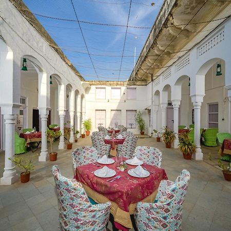 Отель Neemrana'S - Piramal Haveli Багар Экстерьер фото