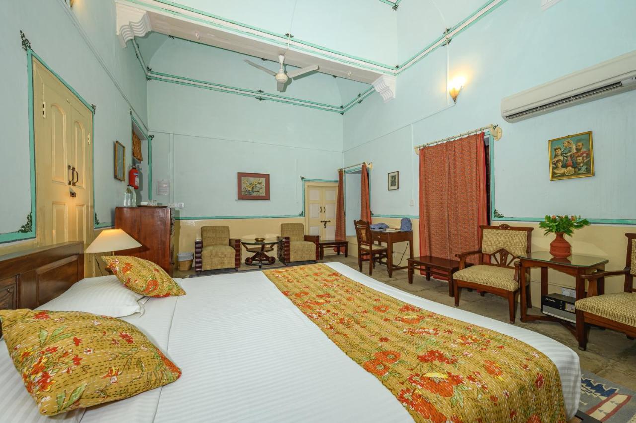 Отель Neemrana'S - Piramal Haveli Багар Экстерьер фото