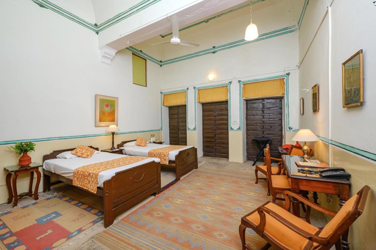 Отель Neemrana'S - Piramal Haveli Багар Экстерьер фото