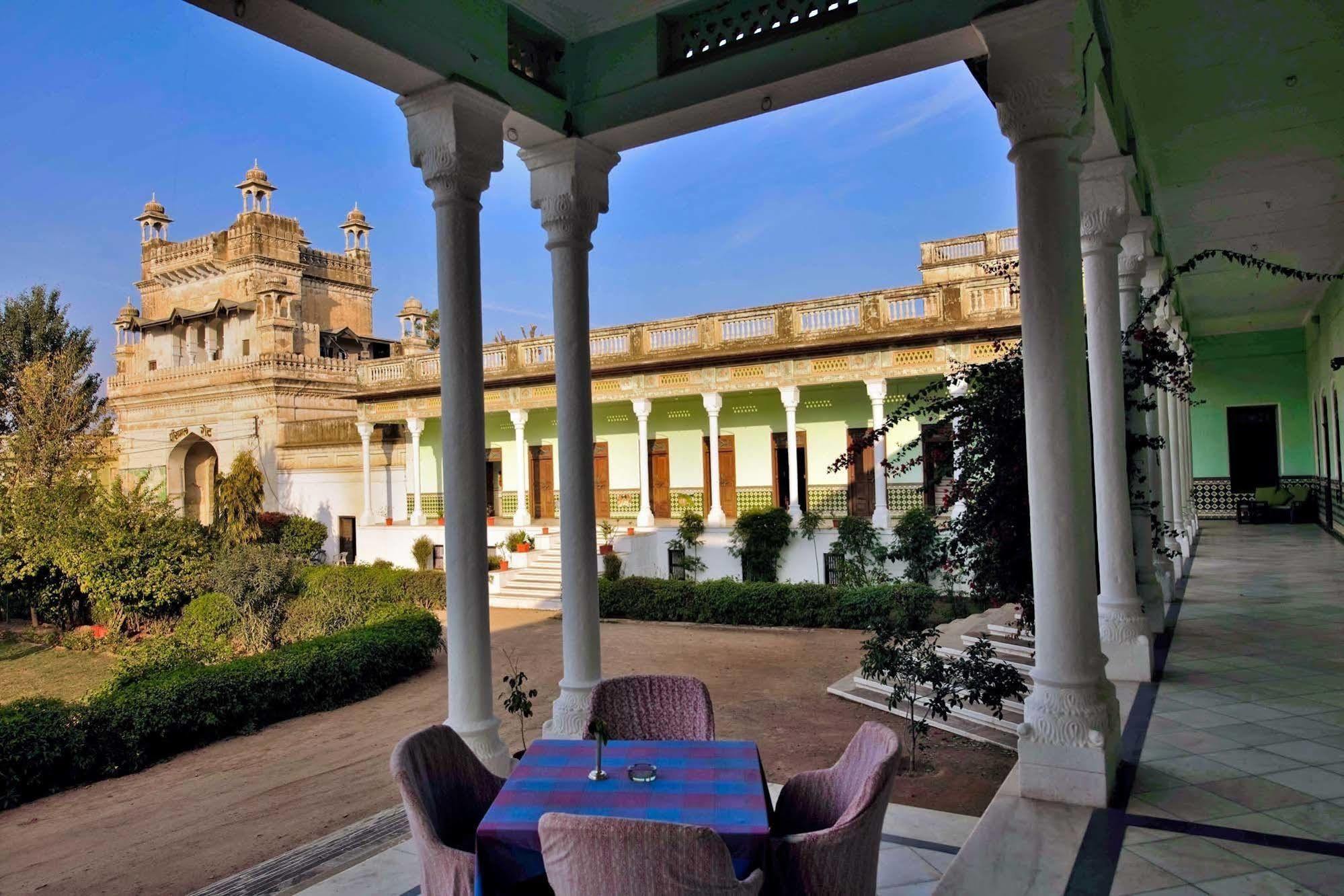 Отель Neemrana'S - Piramal Haveli Багар Экстерьер фото